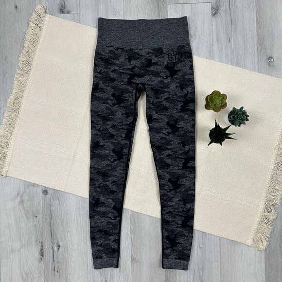Gymshark Pants - Gymshark Adapt Seamless Black Gray Camo Sports Leggings Size Small